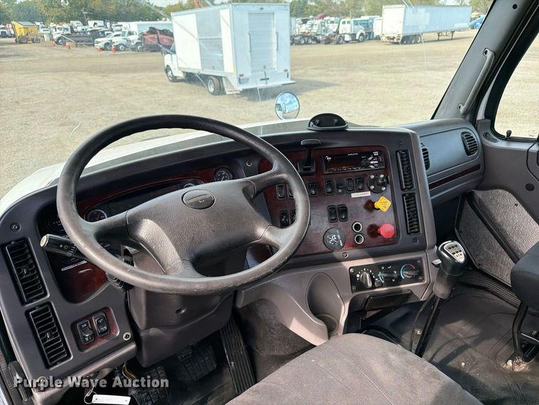 image for item FW3589 2015 Freightliner 114SD vacuum truck