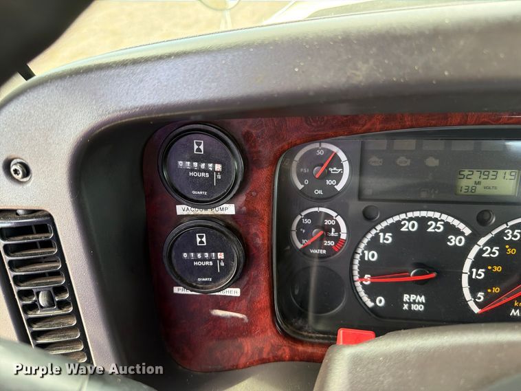 image for item FW3589 2015 Freightliner 114SD vacuum truck