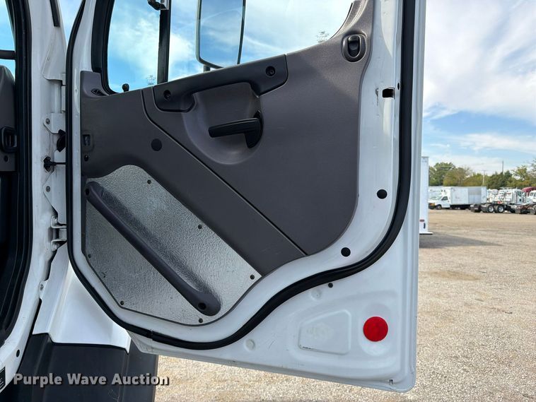 image for item FW3589 2015 Freightliner 114SD vacuum truck