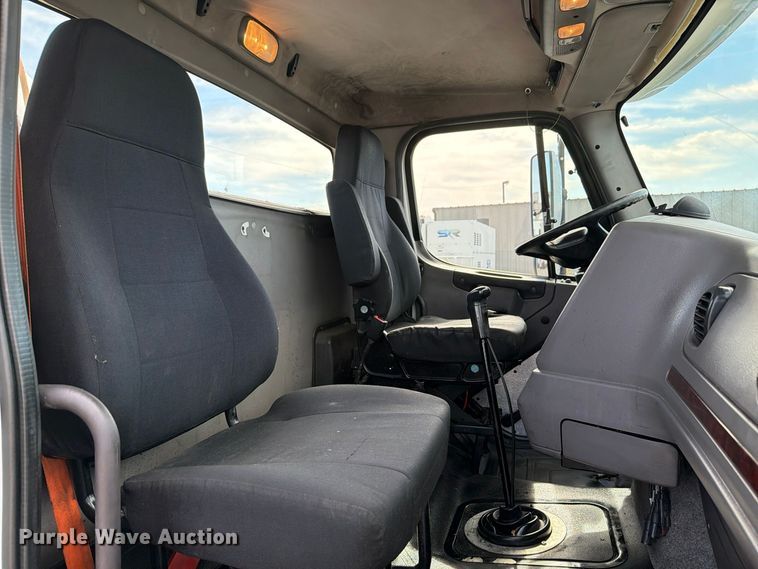 image for item FW3589 2015 Freightliner 114SD vacuum truck
