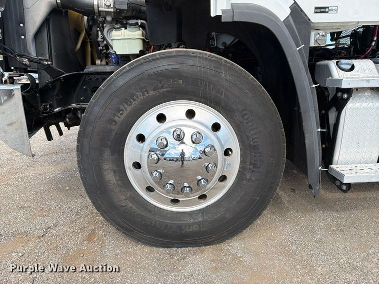 image for item FW3589 2015 Freightliner 114SD vacuum truck
