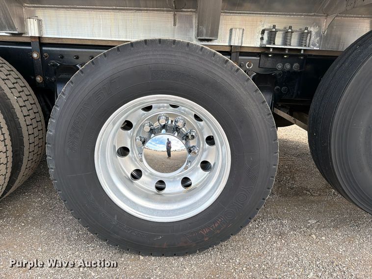 image for item FW3589 2015 Freightliner 114SD vacuum truck
