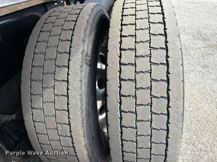 image for item FW3589 2015 Freightliner 114SD vacuum truck