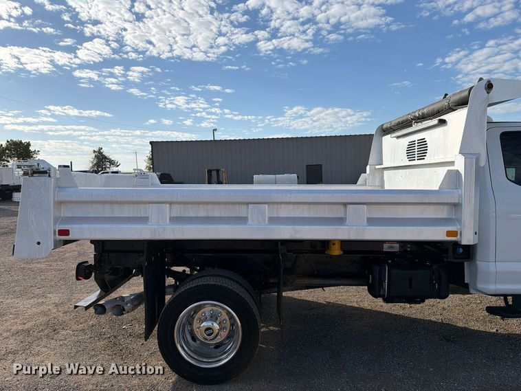 image for item FW3594 2019 Ford F550 Super Duty dump truck