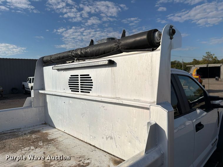 image for item FW3594 2019 Ford F550 Super Duty dump truck