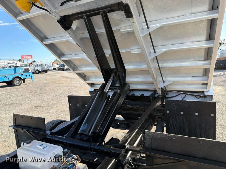 image for item FW3594 2019 Ford F550 Super Duty dump truck