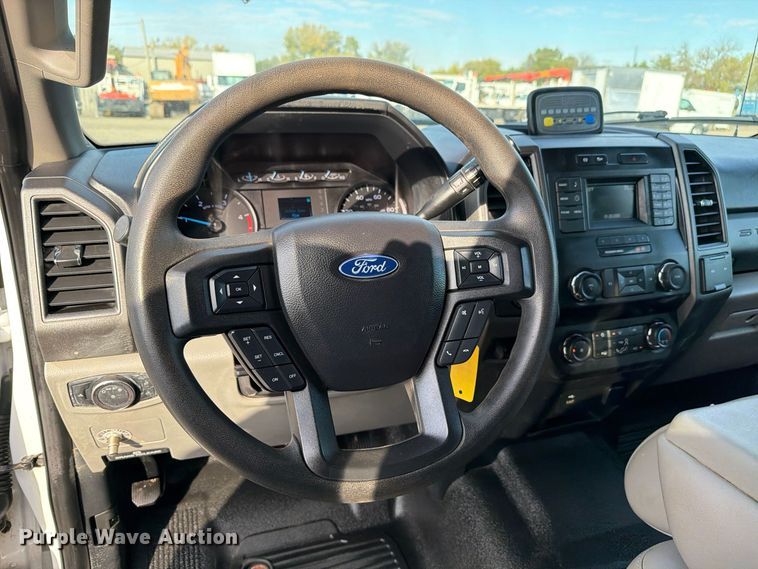 image for item FW3594 2019 Ford F550 Super Duty dump truck