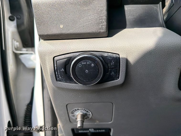 image for item FW3594 2019 Ford F550 Super Duty dump truck
