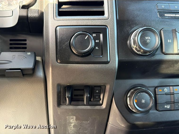 image for item FW3594 2019 Ford F550 Super Duty dump truck