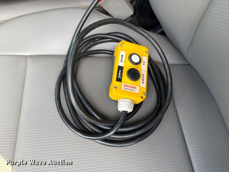 image for item FW3594 2019 Ford F550 Super Duty dump truck