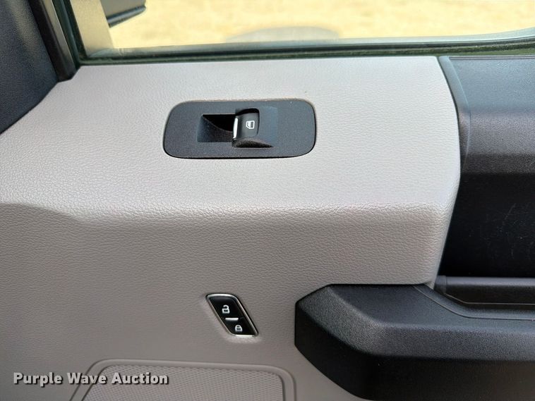 image for item FW3594 2019 Ford F550 Super Duty dump truck