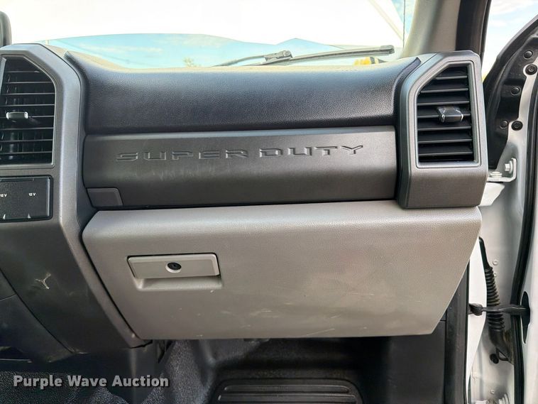 image for item FW3594 2019 Ford F550 Super Duty dump truck