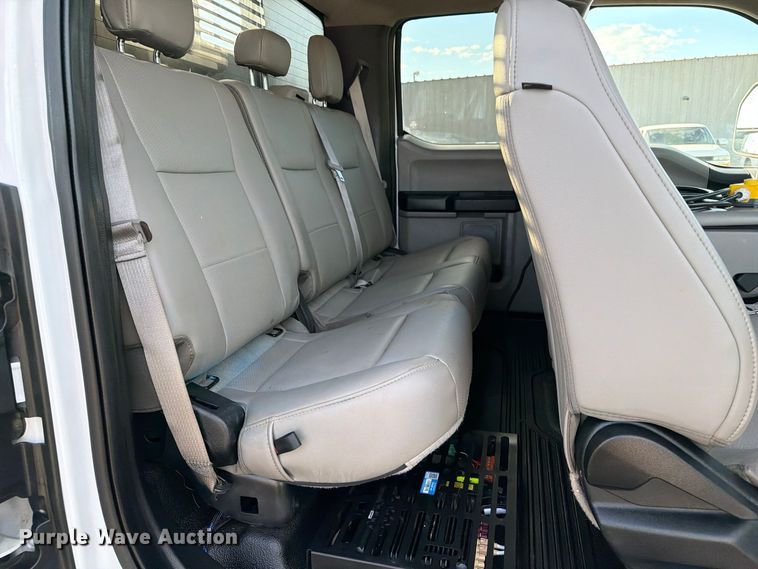 image for item FW3594 2019 Ford F550 Super Duty dump truck