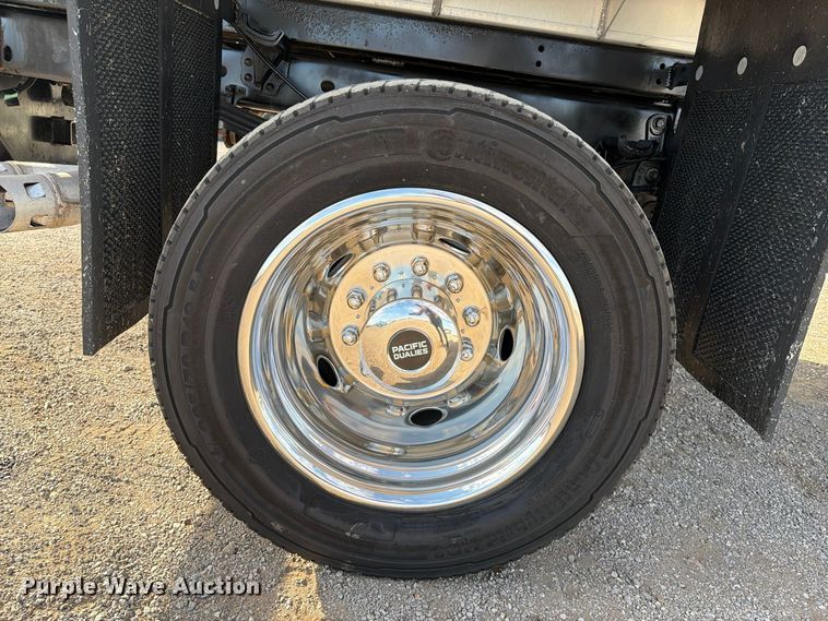 image for item FW3594 2019 Ford F550 Super Duty dump truck
