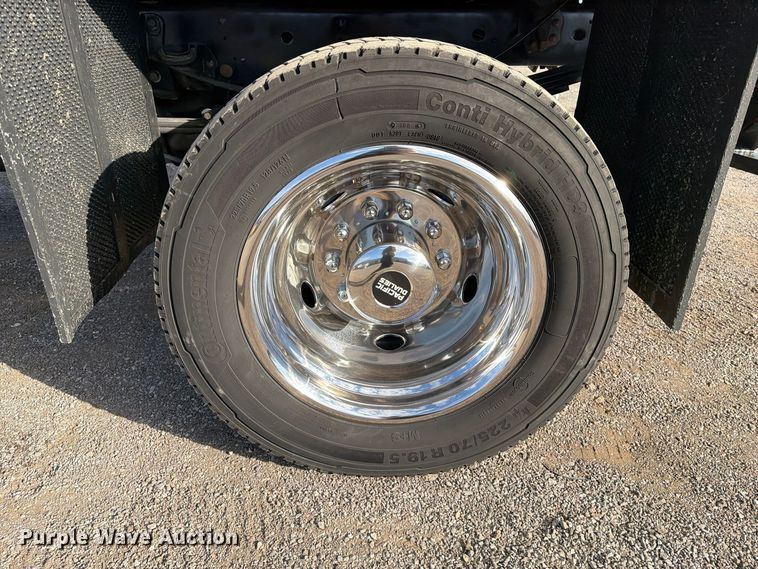 image for item FW3594 2019 Ford F550 Super Duty dump truck