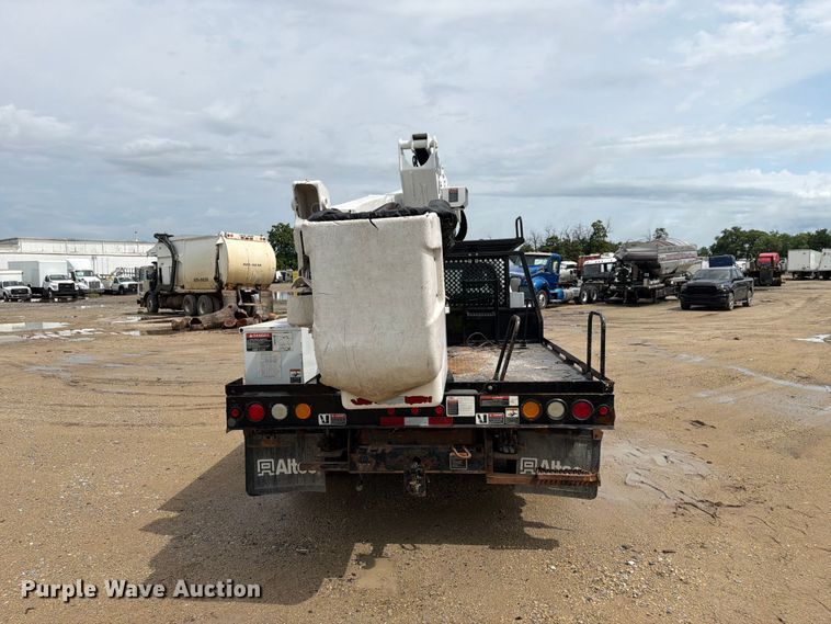 image for item YA3287 2016 Ford F550 Super Duty bucket truck