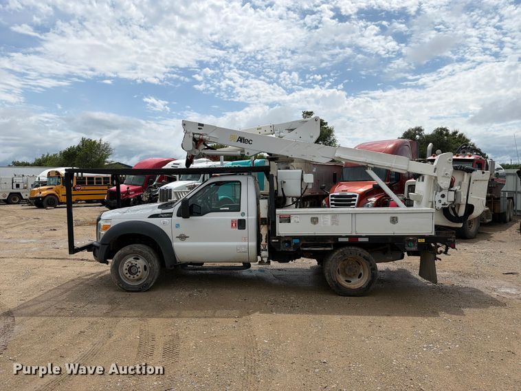 image for item YA3287 2016 Ford F550 Super Duty bucket truck