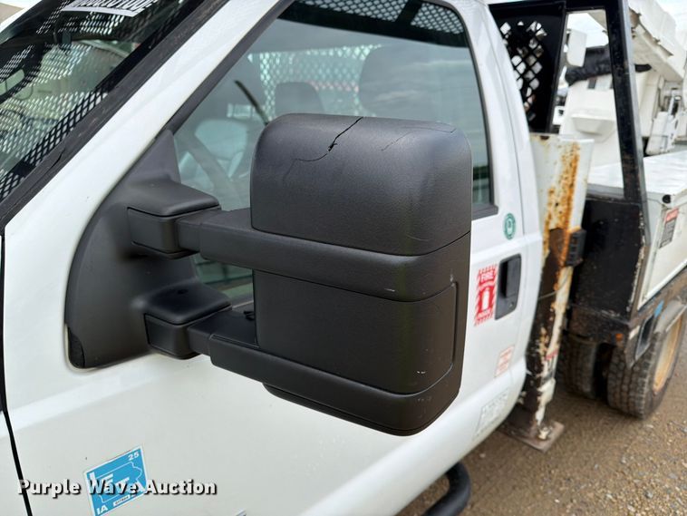 image for item YA3287 2016 Ford F550 Super Duty bucket truck