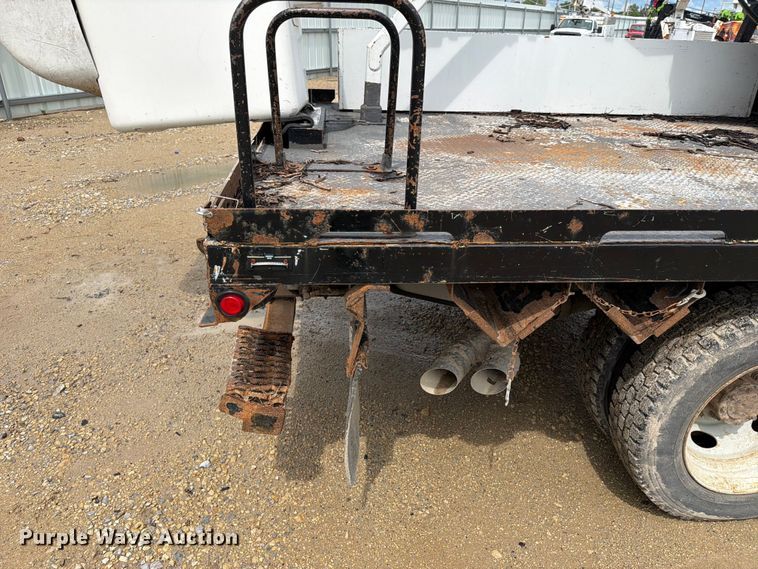 image for item YA3287 2016 Ford F550 Super Duty bucket truck