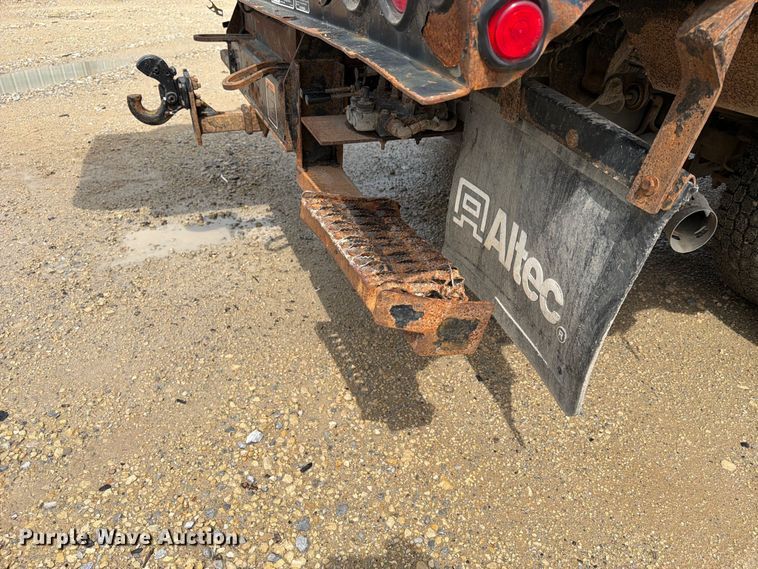 image for item YA3287 2016 Ford F550 Super Duty bucket truck