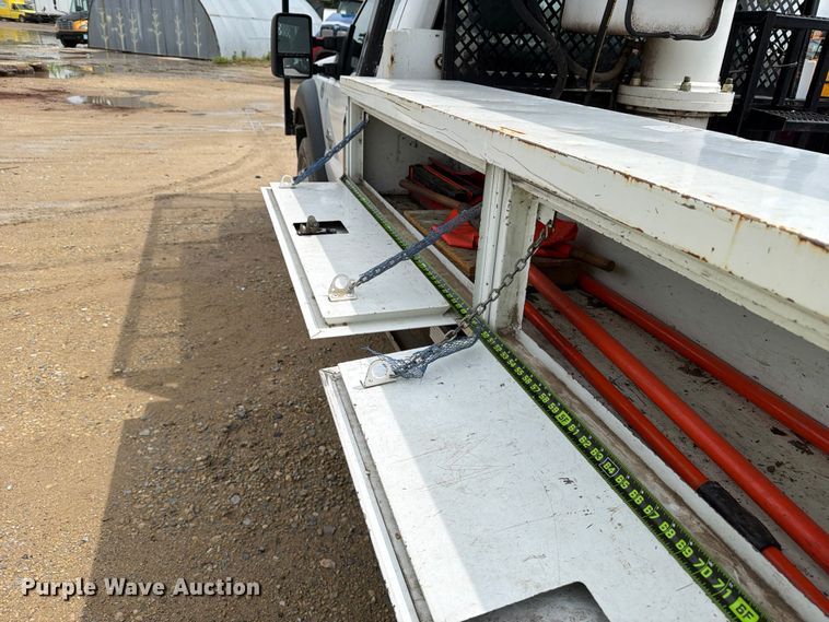 image for item YA3287 2016 Ford F550 Super Duty bucket truck