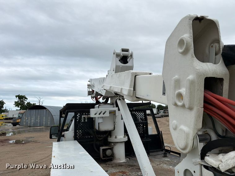 image for item YA3287 2016 Ford F550 Super Duty bucket truck