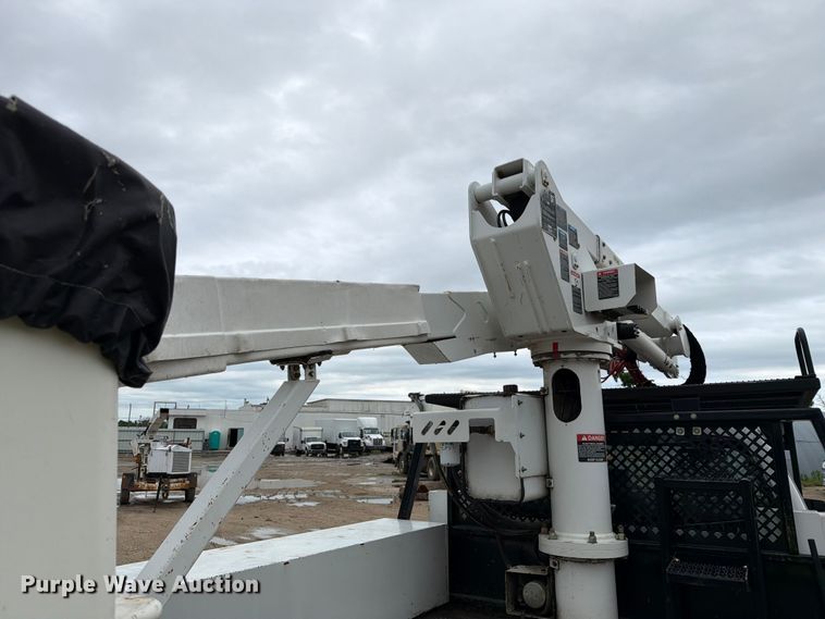 image for item YA3287 2016 Ford F550 Super Duty bucket truck