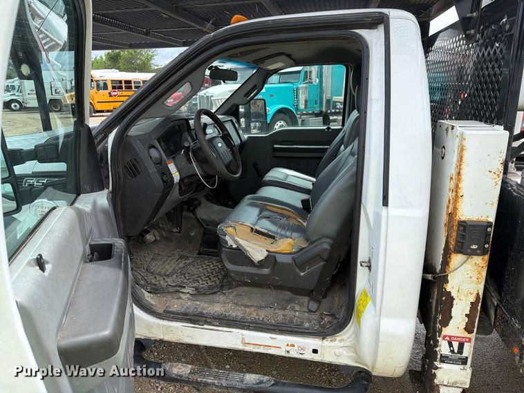 image for item YA3287 2016 Ford F550 Super Duty bucket truck
