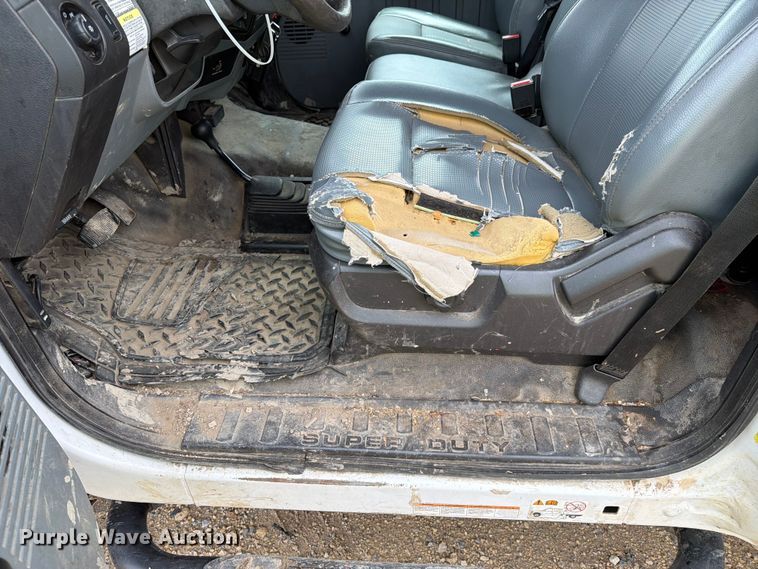 image for item YA3287 2016 Ford F550 Super Duty bucket truck