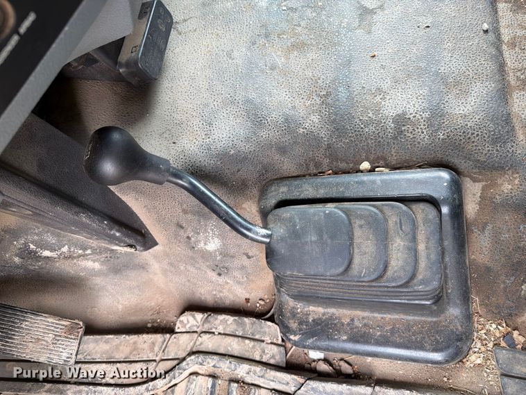 image for item YA3287 2016 Ford F550 Super Duty bucket truck
