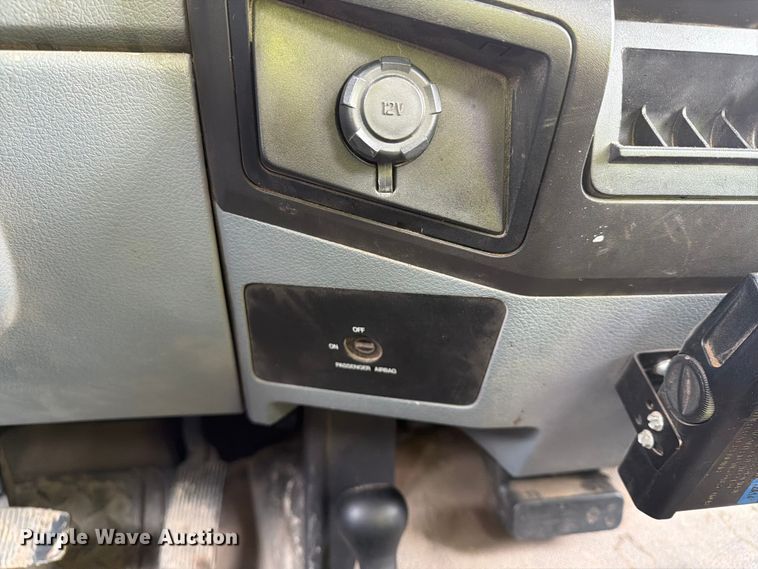 image for item YA3287 2016 Ford F550 Super Duty bucket truck