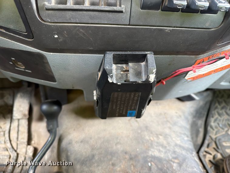 image for item YA3287 2016 Ford F550 Super Duty bucket truck