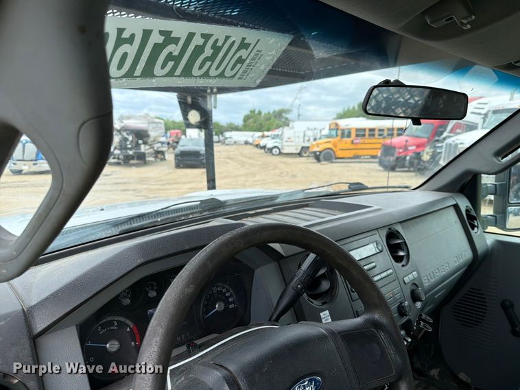 image for item YA3287 2016 Ford F550 Super Duty bucket truck