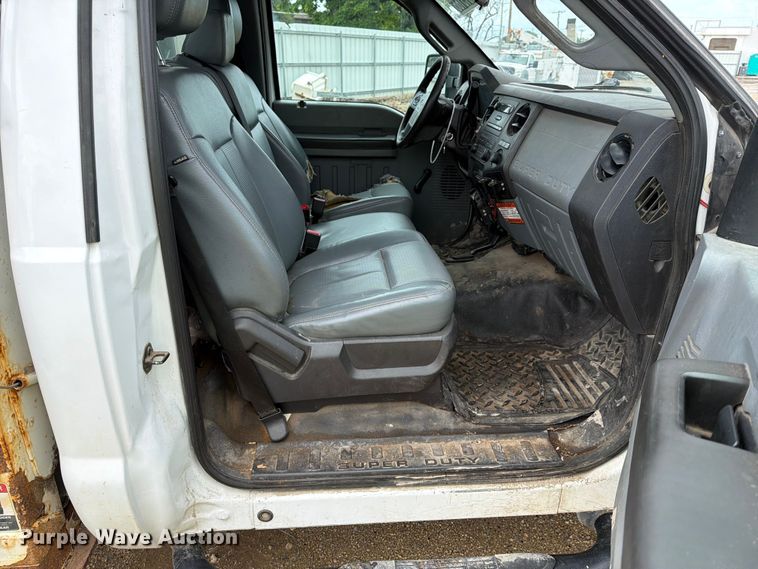 image for item YA3287 2016 Ford F550 Super Duty bucket truck