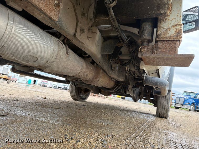 image for item YA3287 2016 Ford F550 Super Duty bucket truck