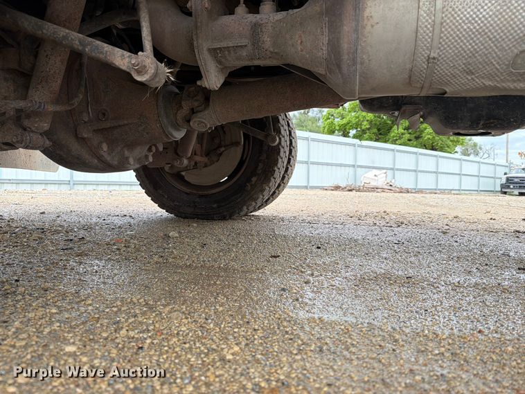 image for item YA3287 2016 Ford F550 Super Duty bucket truck