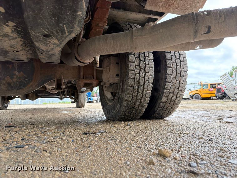 image for item YA3287 2016 Ford F550 Super Duty bucket truck