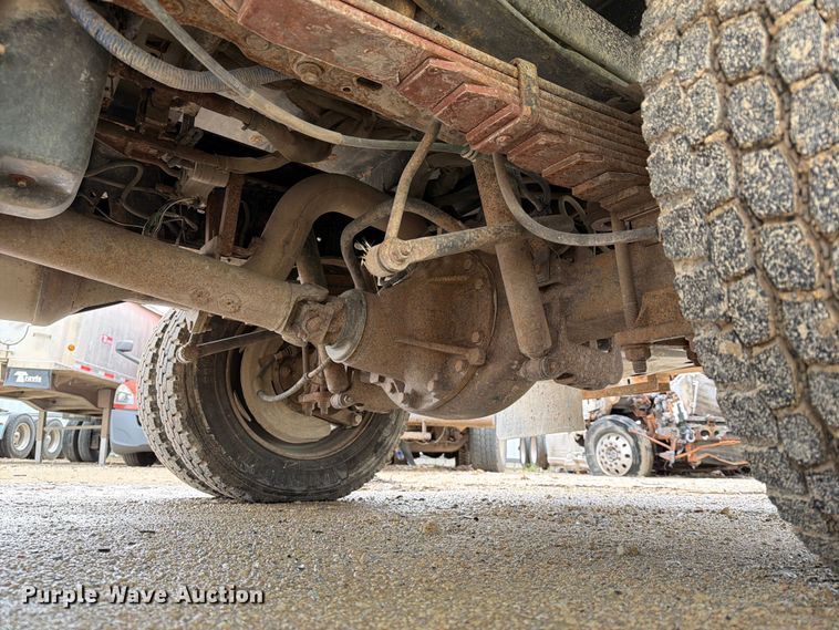 image for item YA3287 2016 Ford F550 Super Duty bucket truck