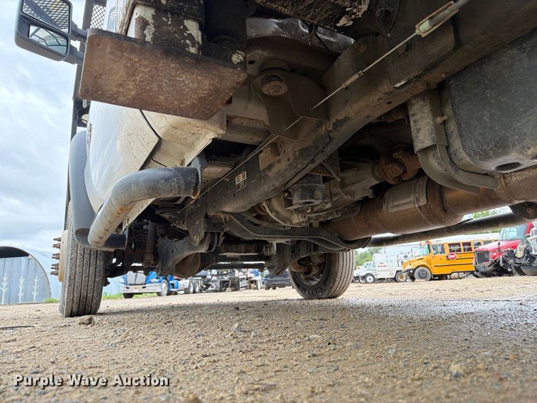 image for item YA3287 2016 Ford F550 Super Duty bucket truck