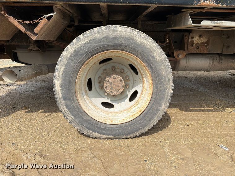 image for item YA3287 2016 Ford F550 Super Duty bucket truck