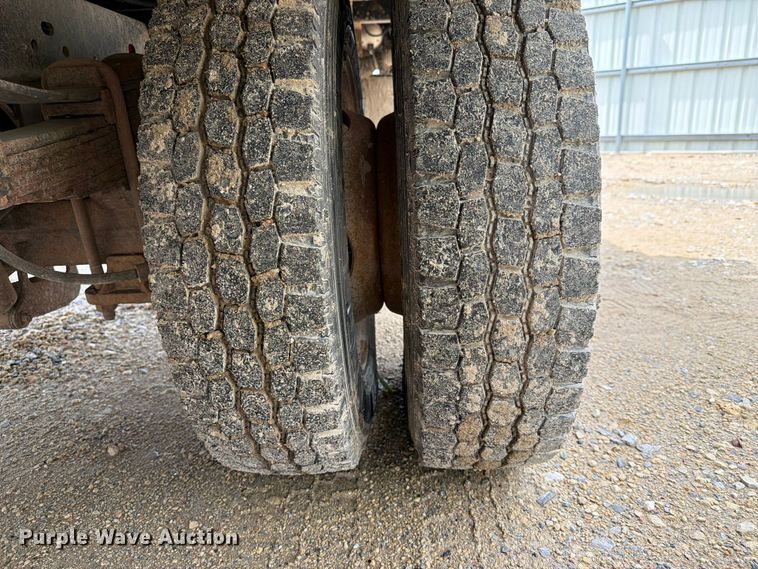 image for item YA3287 2016 Ford F550 Super Duty bucket truck