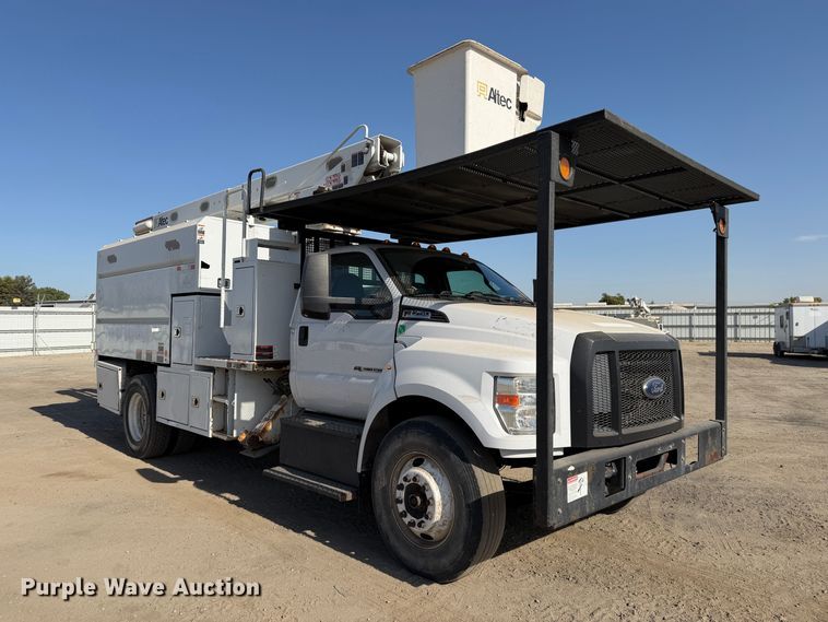 image for item YA4527 2016 Ford F750 Super Duty forestry bucket truck