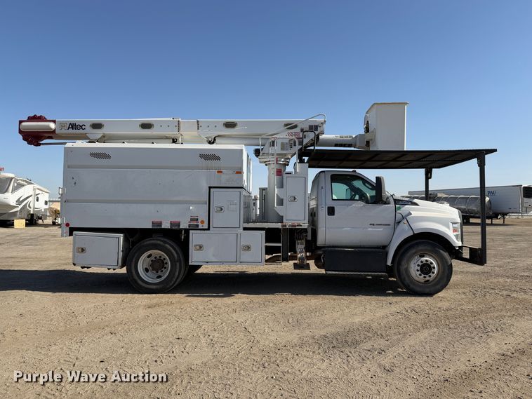 image for item YA4527 2016 Ford F750 Super Duty forestry bucket truck