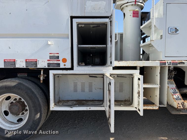 image for item YA4527 2016 Ford F750 Super Duty forestry bucket truck