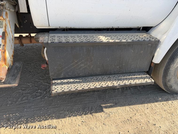 image for item YA4527 2016 Ford F750 Super Duty forestry bucket truck