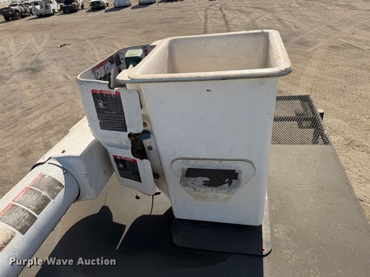 image for item YA4527 2016 Ford F750 Super Duty forestry bucket truck