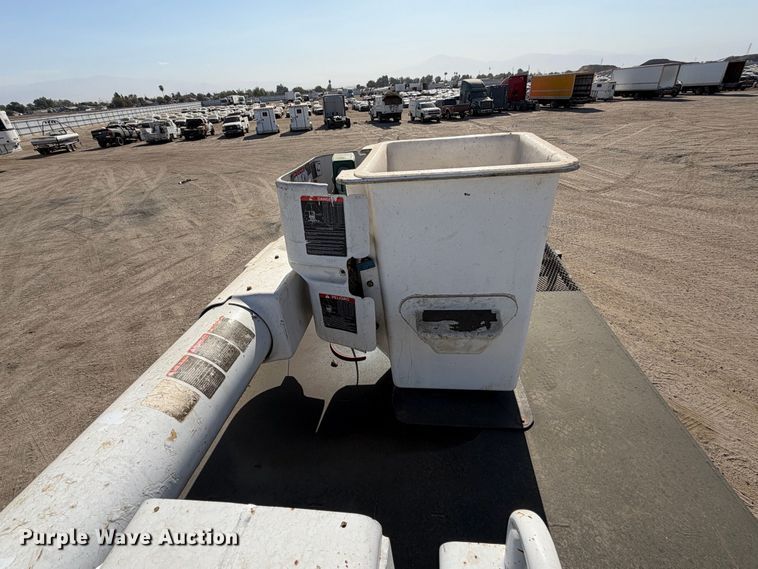 image for item YA4527 2016 Ford F750 Super Duty forestry bucket truck