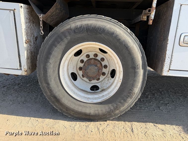 image for item YA4527 2016 Ford F750 Super Duty forestry bucket truck