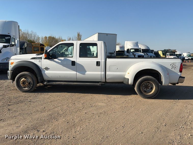 image for item YA5136 2015 Ford F350 Super Duty Crew Cab pickup truck