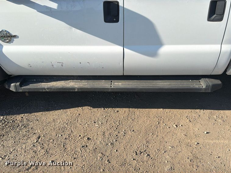 image for item YA5136 2015 Ford F350 Super Duty Crew Cab pickup truck